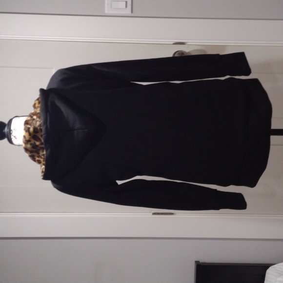 Sweater/Jacket - Picture 5 of 7